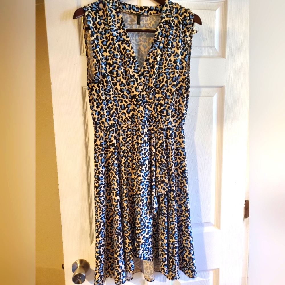 BCBG Size Medium Super Foxy Dress